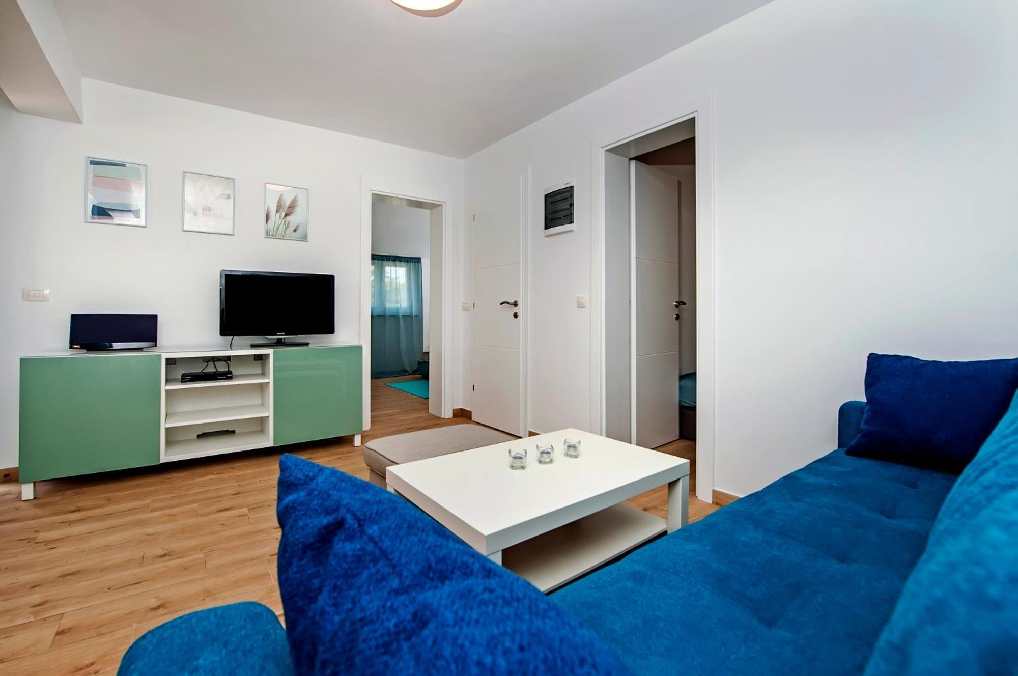 Вилла Little House - Just Few Steps From The City Center Ровинь Экстерьер фото